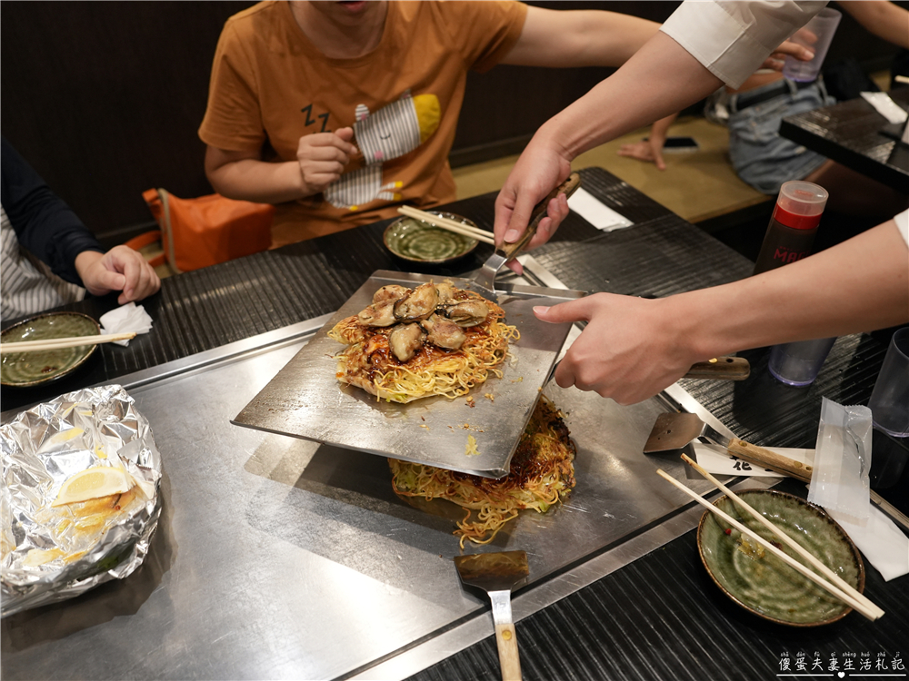 【日本廣島。美食】『Hanako花子-宮島口店』正宗廣島風御好燒!嚴島渡輪前好吃的道地廣島燒! @傻蛋夫妻生活札記 【日本廣島。美食】『Hanako花子-宮島口店』正宗廣島風御好燒!嚴島渡輪前好吃的道地廣島燒! @傻蛋夫妻生活札記