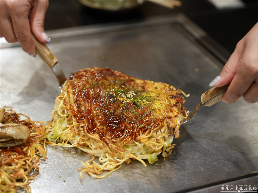 【日本廣島。美食】『Hanako花子-宮島口店』正宗廣島風御好燒!嚴島渡輪前好吃的道地廣島燒! @傻蛋夫妻生活札記 【日本廣島。美食】『Hanako花子-宮島口店』正宗廣島風御好燒!嚴島渡輪前好吃的道地廣島燒! @傻蛋夫妻生活札記