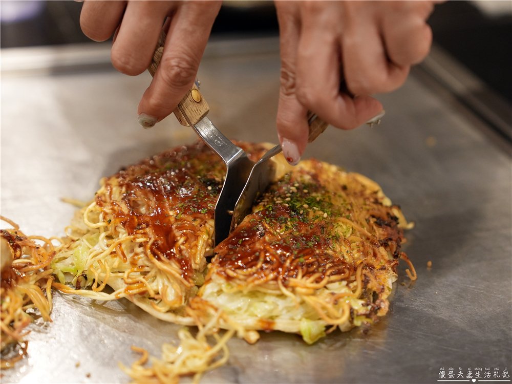 【日本廣島。美食】『Hanako花子-宮島口店』正宗廣島風御好燒!嚴島渡輪前好吃的道地廣島燒! @傻蛋夫妻生活札記 【日本廣島。美食】『Hanako花子-宮島口店』正宗廣島風御好燒!嚴島渡輪前好吃的道地廣島燒! @傻蛋夫妻生活札記