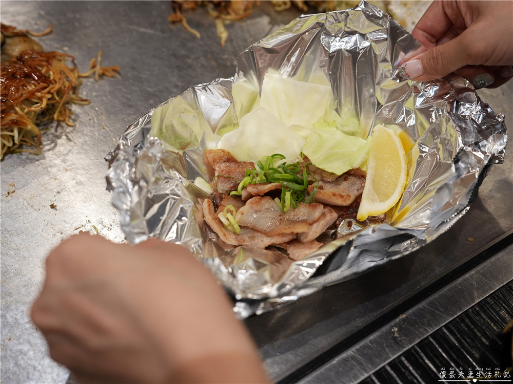 【日本廣島。美食】『Hanako花子-宮島口店』正宗廣島風御好燒!嚴島渡輪前好吃的道地廣島燒! @傻蛋夫妻生活札記 【日本廣島。美食】『Hanako花子-宮島口店』正宗廣島風御好燒!嚴島渡輪前好吃的道地廣島燒! @傻蛋夫妻生活札記