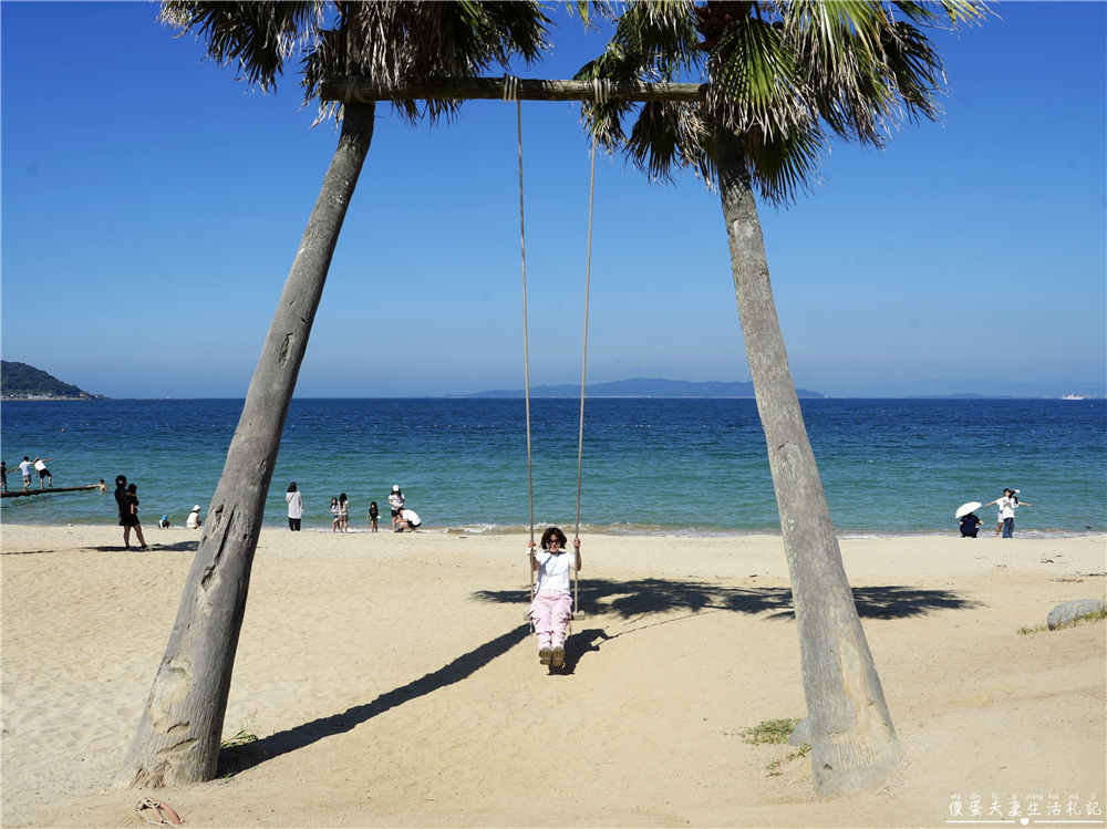 【日本福岡。景點】『椰子樹鞦韆 / Palm Tree Swing』糸島超夯免費網美、親子拍照打卡點！ @傻蛋夫妻生活札記