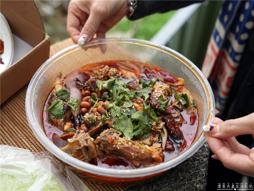 【新竹東區。美食】『福徠鴨新台式烤鴨』超夯台式烤鴨！麻辣香鍋鴨骨香辣推推~ @傻蛋夫妻生活札記