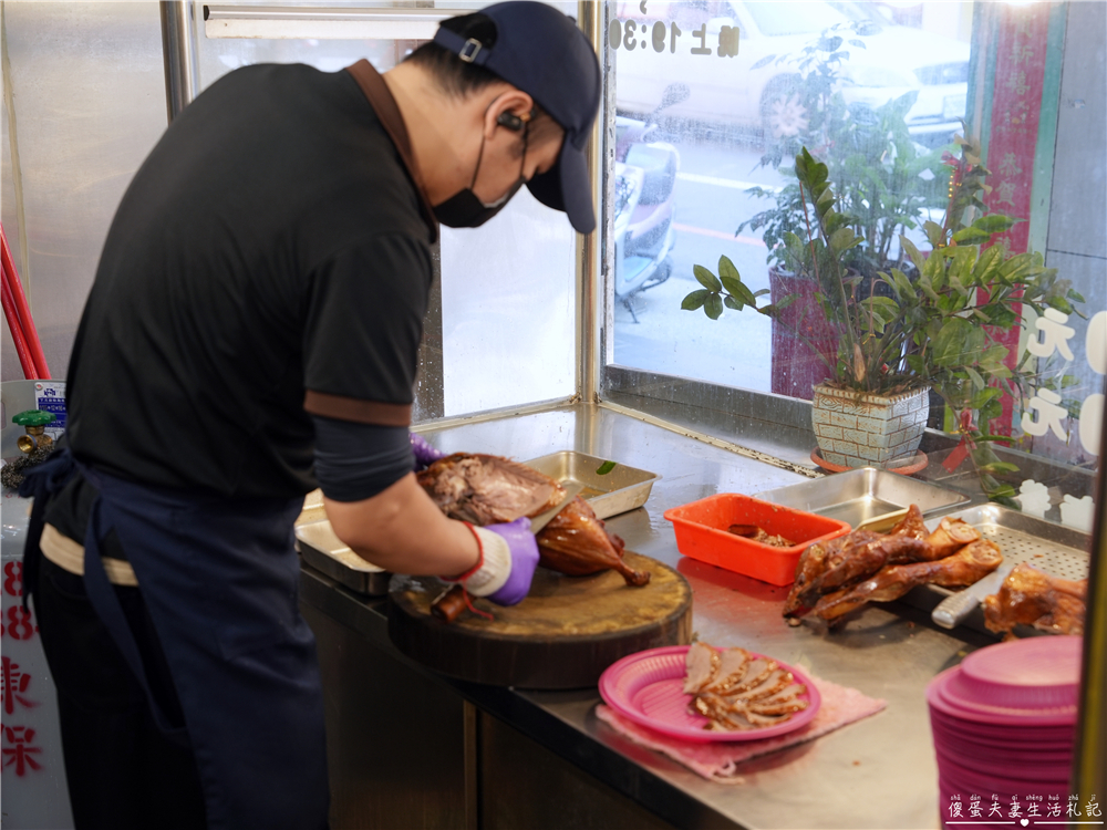 【苗栗頭份。美食】『福田脆皮烤鴨三吃』涮嘴烤鴨！片鴨、炒鴨架一次滿足~~ @傻蛋夫妻生活札記