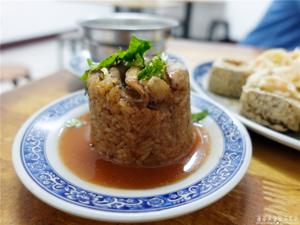 【苗栗市。美食】『迪化街紅麵線』品項超簡單！出乎意料好吃的臭豆腐與蚵仔煎！ @傻蛋夫妻生活札記