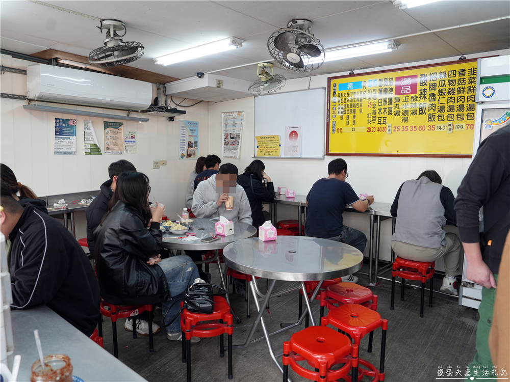 【彰化市美食】『莊手工鮮肉湯包』手工現作超人氣！隨時都在排隊的超夯在地小吃！ @傻蛋夫妻生活札記