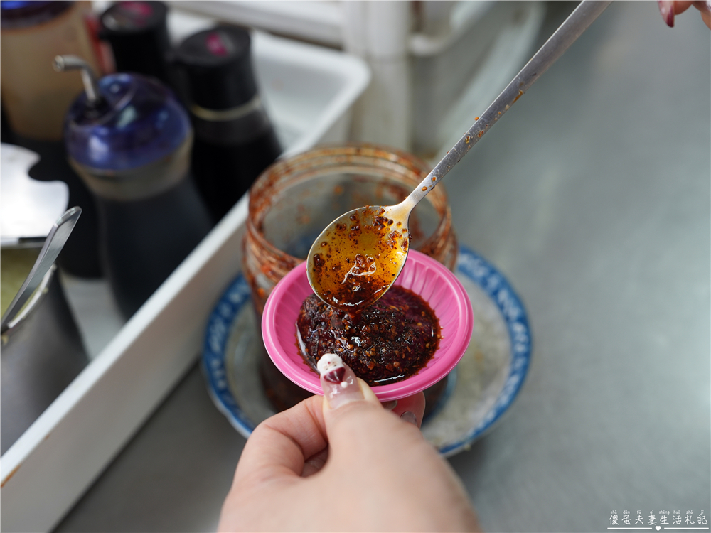 【彰化市美食】『莊手工鮮肉湯包』手工現作超人氣！隨時都在排隊的超夯在地小吃！ @傻蛋夫妻生活札記