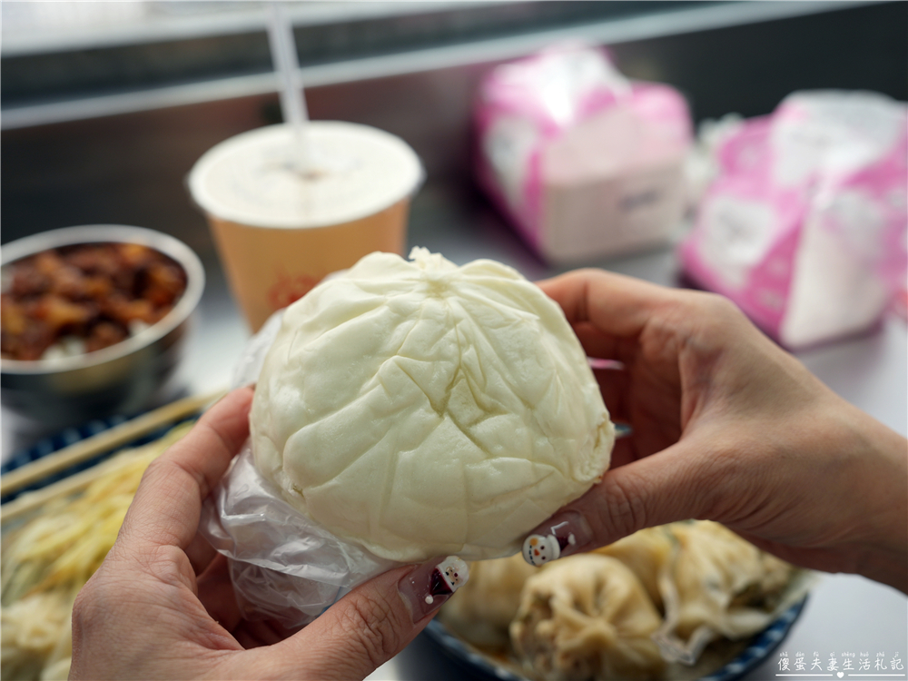 【彰化市美食】『莊手工鮮肉湯包』手工現作超人氣！隨時都在排隊的超夯在地小吃！ @傻蛋夫妻生活札記