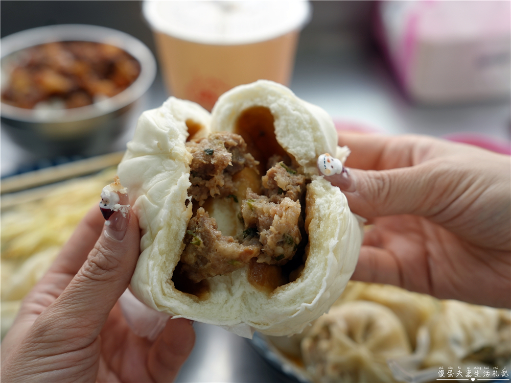 【彰化市美食】『莊手工鮮肉湯包』手工現作超人氣！隨時都在排隊的超夯在地小吃！ @傻蛋夫妻生活札記