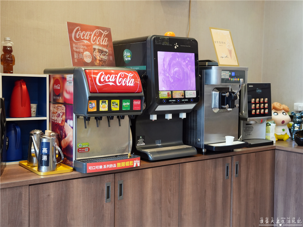 【苗栗竹南。美食】『深坑什麼鍋-竹南博愛店』百元起鍋物爽吃一波！部隊鍋、全酒烏骨雞、火烤兩吃一次滿足！ @傻蛋夫妻生活札記