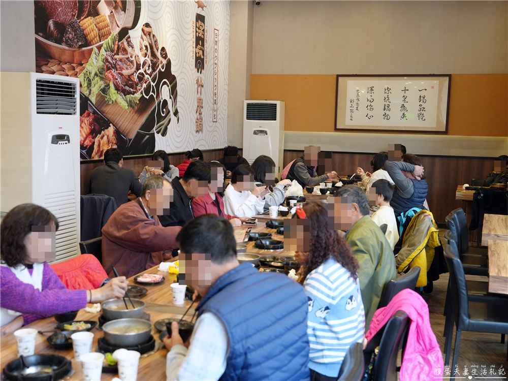 【苗栗竹南。美食】『深坑什麼鍋-竹南博愛店』百元起鍋物爽吃一波!部隊鍋、全酒烏骨雞、火烤兩吃一次滿足! @傻蛋夫妻生活札記 【苗栗竹南。美食】『深坑什麼鍋-竹南博愛店』百元起鍋物爽吃一波!部隊鍋、全酒烏骨雞、火烤兩吃一次滿足! @傻蛋夫妻生活札記