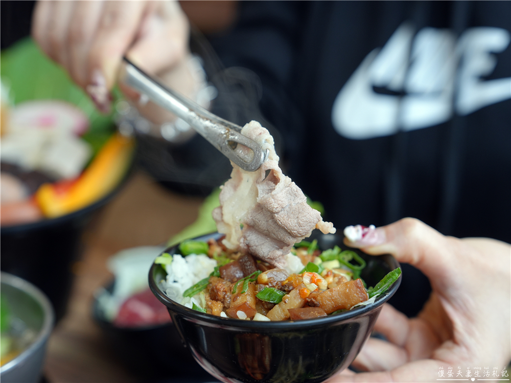 【苗栗竹南。美食】『深坑什麼鍋-竹南博愛店』百元起鍋物爽吃一波!部隊鍋、全酒烏骨雞、火烤兩吃一次滿足! @傻蛋夫妻生活札記 【苗栗竹南。美食】『深坑什麼鍋-竹南博愛店』百元起鍋物爽吃一波!部隊鍋、全酒烏骨雞、火烤兩吃一次滿足! @傻蛋夫妻生活札記