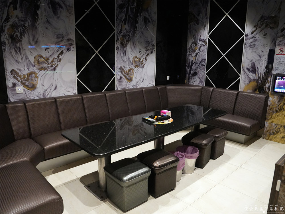 【台中北屯】『東區之星自助式KTV』超加分無菸包廂！環境乾淨爽唱一波~~ @傻蛋夫妻生活札記