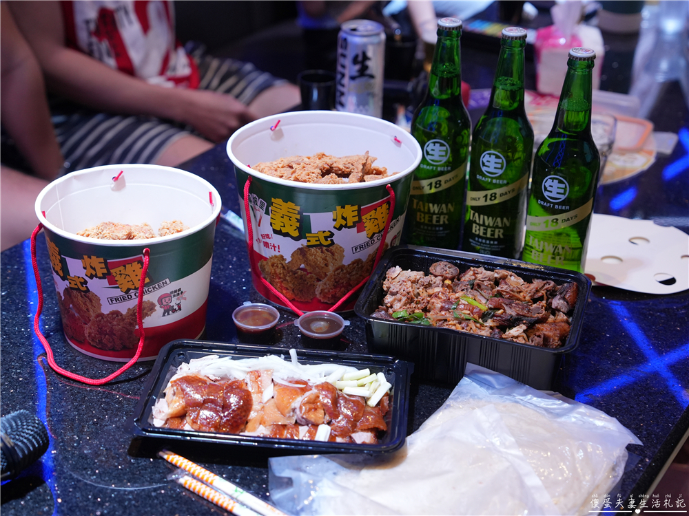 【台中北屯】『東區之星自助式KTV』超加分無菸包廂！環境乾淨爽唱一波~~ @傻蛋夫妻生活札記