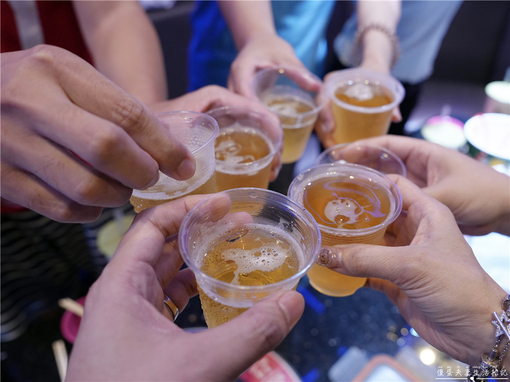 【台中北屯】『東區之星自助式KTV』超加分無菸包廂！環境乾淨爽唱一波~~ @傻蛋夫妻生活札記