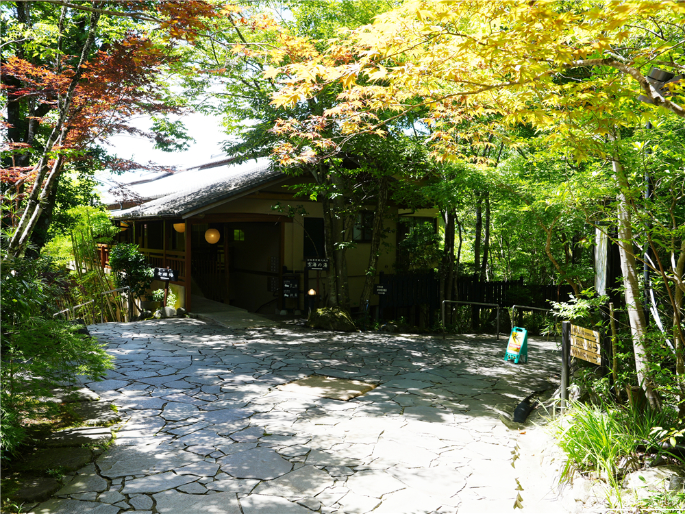 【日本大分溫泉】『湯布院御三家 山之飯店夢想園 / 山のホテル夢想園』由布院日歸溫泉！1000円的絕景露天湯，邊泡湯邊看由布岳！ @傻蛋夫妻生活札記