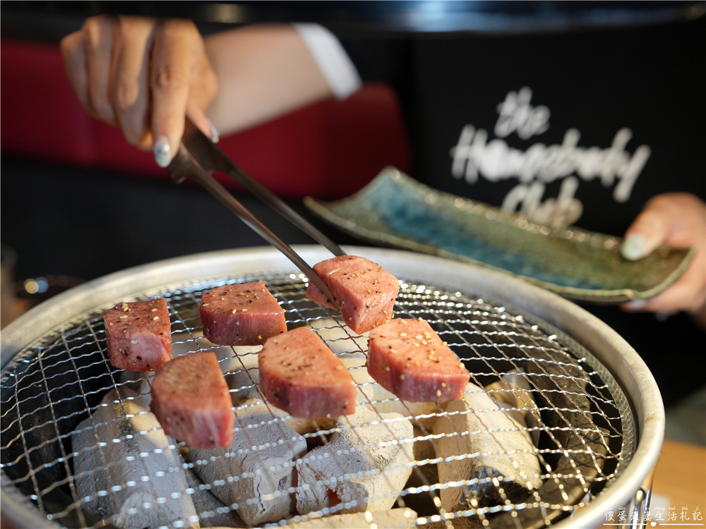 【日本福岡美食】『炭火焼肉バル AGITO HIRAO』人氣厚切牛舌燒肉推薦～ @傻蛋夫妻生活札記