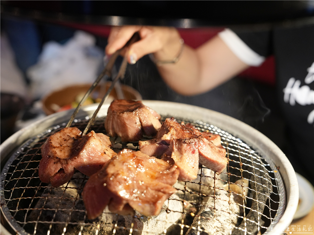 【日本福岡美食】『炭火焼肉バル AGITO HIRAO』人氣厚切牛舌燒肉推薦～ @傻蛋夫妻生活札記