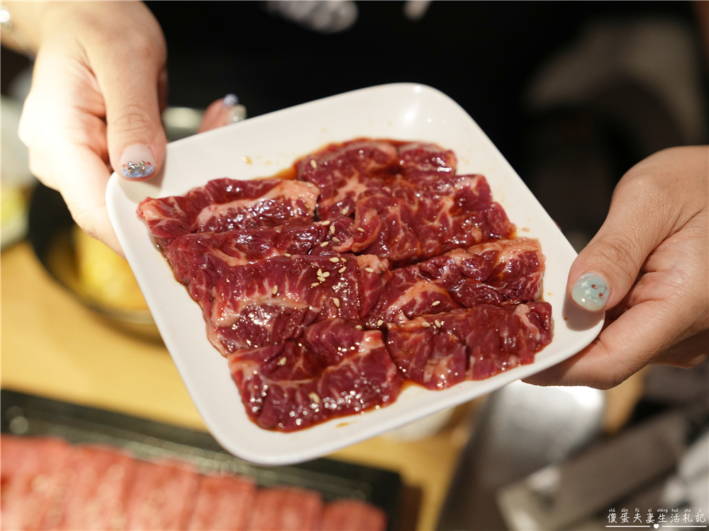 【日本福岡美食】『炭火焼肉バル AGITO HIRAO』人氣厚切牛舌燒肉推薦～ @傻蛋夫妻生活札記