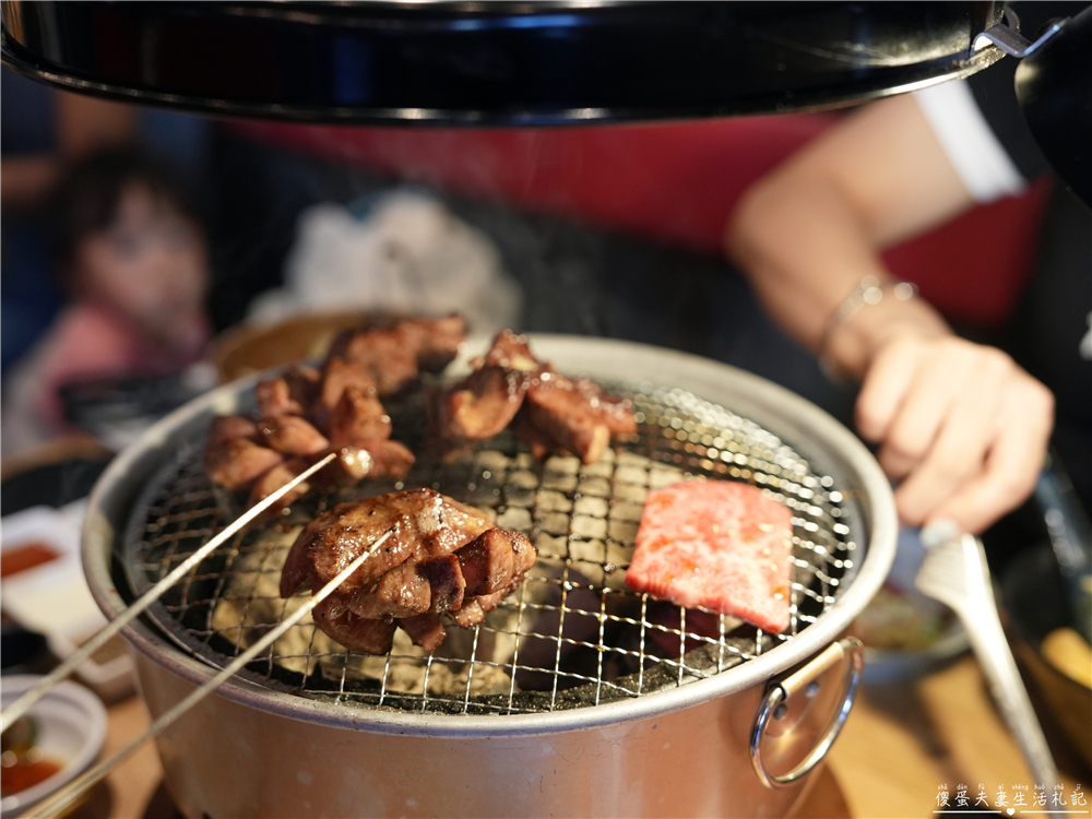 【日本福岡美食】『炭火焼肉バル AGITO HIRAO』人氣厚切牛舌燒肉推薦～ @傻蛋夫妻生活札記