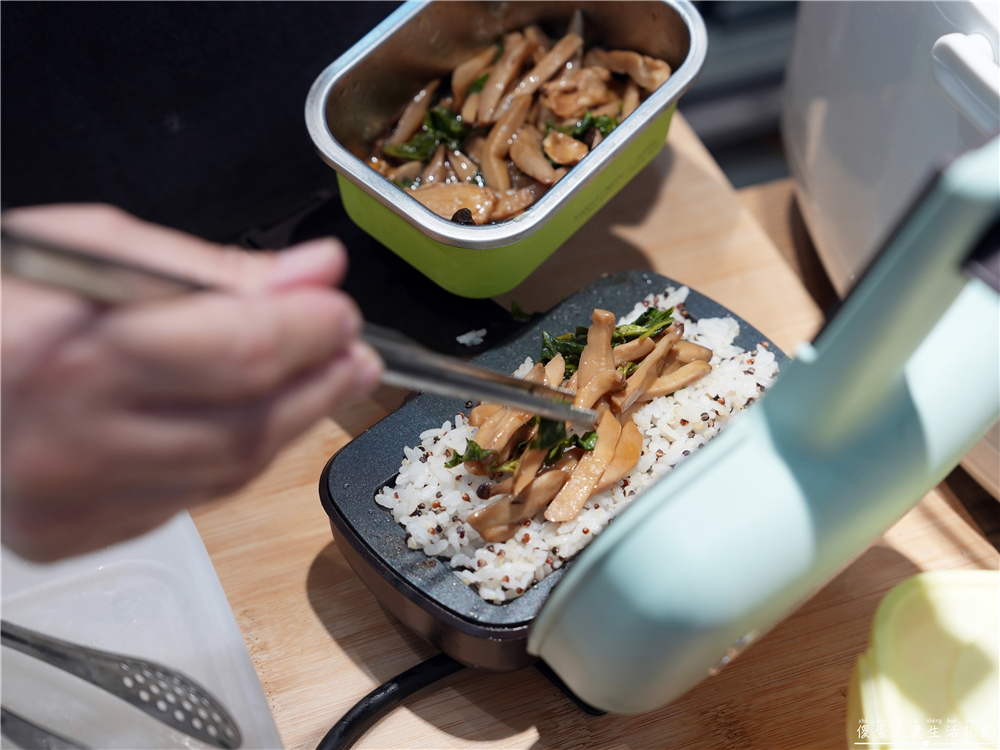 【苗栗市美食】『I-yo餐食手作』火旁人市集人氣輕食！熱壓飯糰、手作甜點與天然果乾推薦！ @傻蛋夫妻生活札記