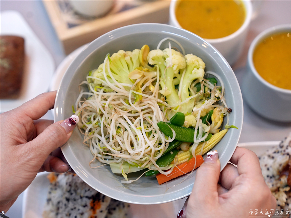 【苗栗市美食】『I-yo餐食手作』火旁人市集人氣輕食！熱壓飯糰、手作甜點與天然果乾推薦！ @傻蛋夫妻生活札記