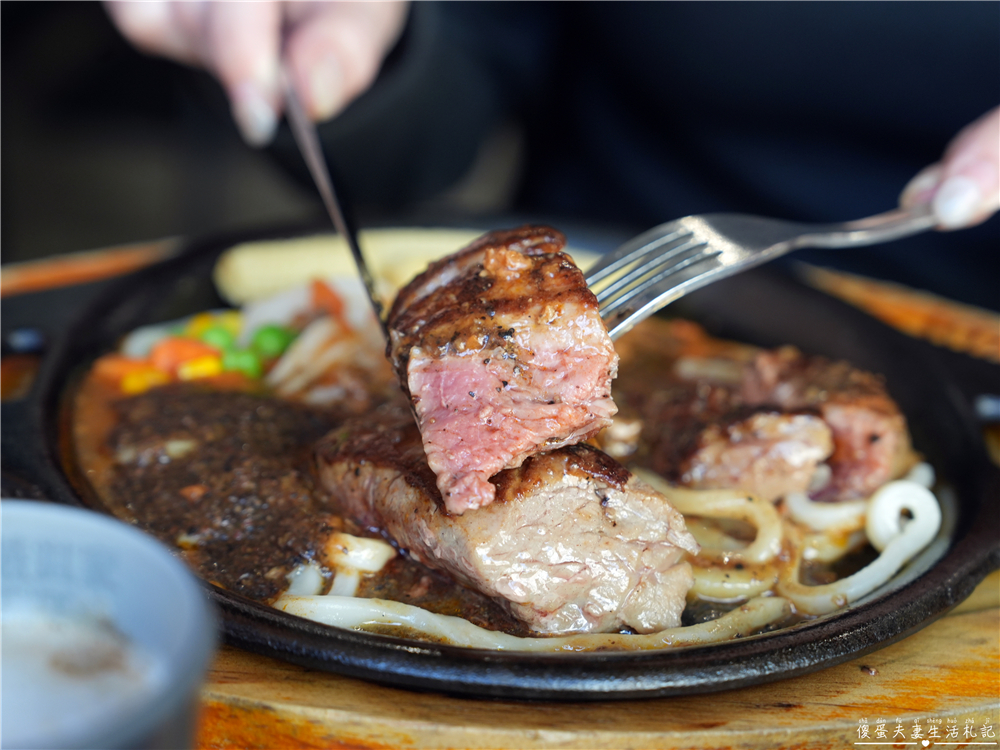 【苗栗市美食】『貴族世家mini-苗栗府東店』平價牛排選擇!牛排+自助吧吃到飽~ @傻蛋夫妻生活札記 【苗栗市美食】『貴族世家mini-苗栗府東店』平價牛排選擇!牛排+自助吧吃到飽~ @傻蛋夫妻生活札記