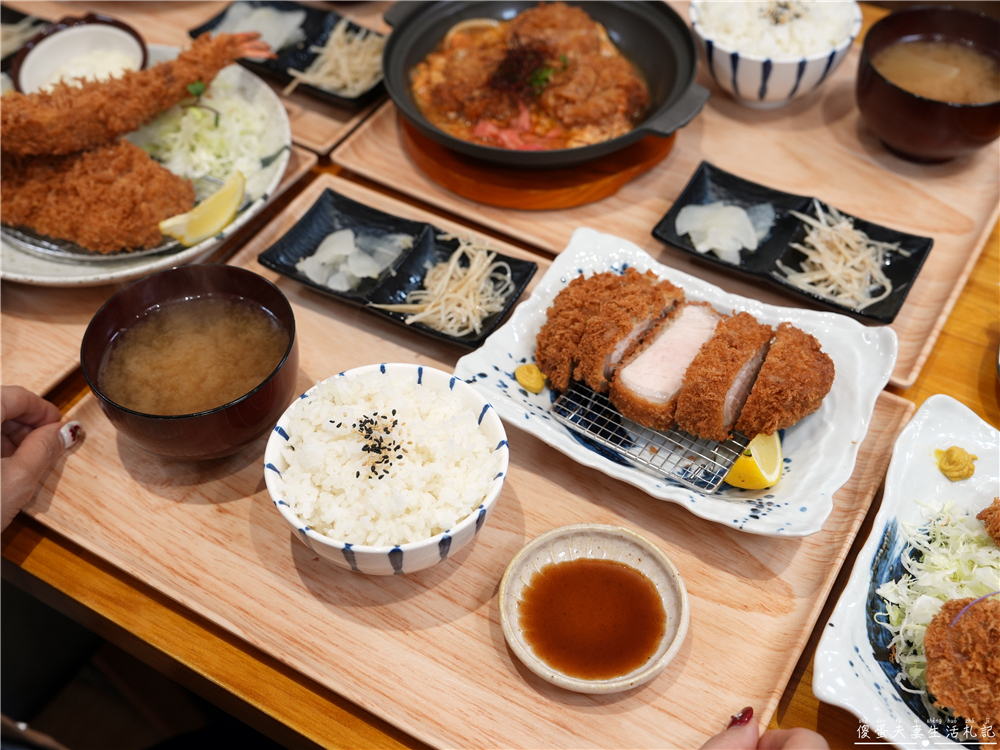 【苗栗市美食】『花鳥豬排』超猛厚切酥脆炸豬排專賣！越光米飯、高麗菜絲與豚汁無限續加，外帶便當CP值更高！ @傻蛋夫妻生活札記