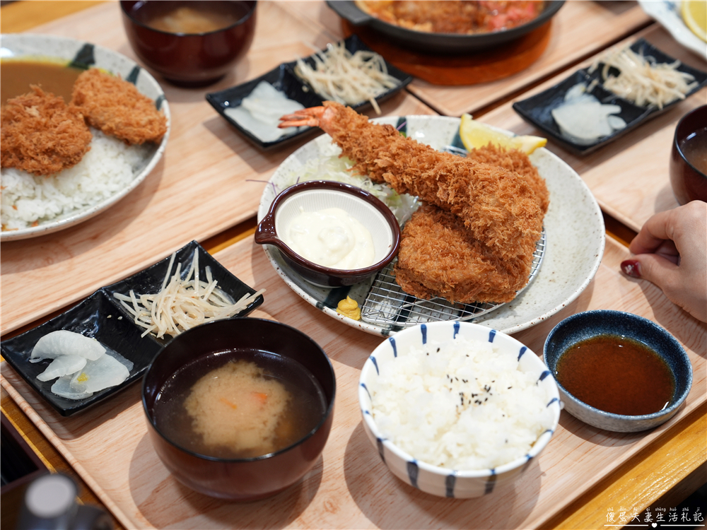 【苗栗市美食】『花鳥豬排』超猛厚切酥脆炸豬排專賣！越光米飯、高麗菜絲與豚汁無限續加，外帶便當CP值更高！ @傻蛋夫妻生活札記