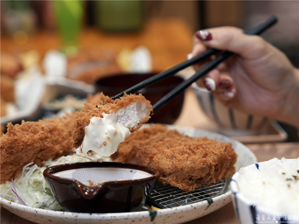 【苗栗市美食】『花鳥豬排』超猛厚切酥脆炸豬排專賣！越光米飯、高麗菜絲與豚汁無限續加，外帶便當CP值更高！ @傻蛋夫妻生活札記