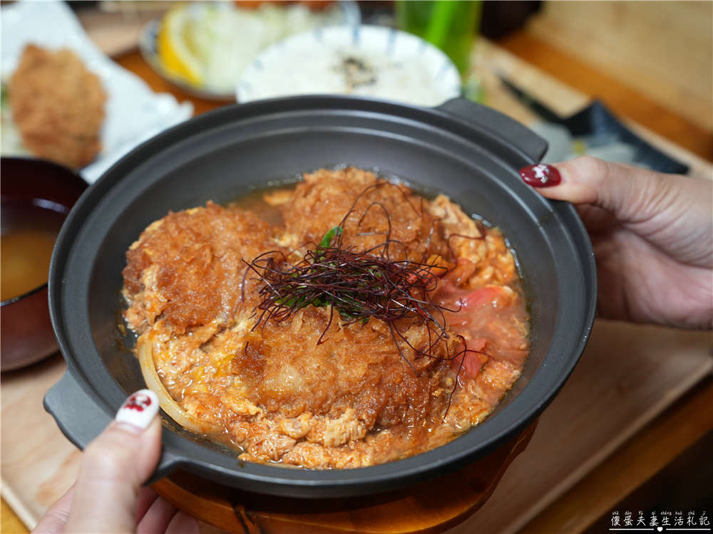 【苗栗市美食】『花鳥豬排』超猛厚切酥脆炸豬排專賣！越光米飯、高麗菜絲與豚汁無限續加，外帶便當CP值更高！ @傻蛋夫妻生活札記