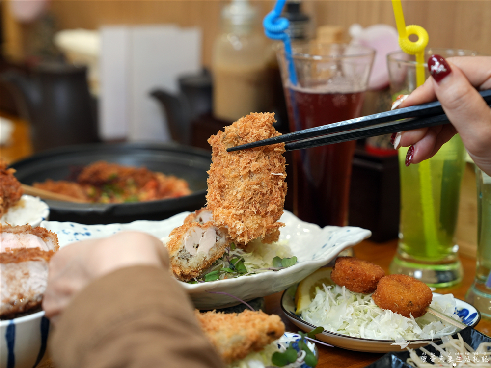 【苗栗市美食】『花鳥豬排』超猛厚切酥脆炸豬排專賣！越光米飯、高麗菜絲與豚汁無限續加，外帶便當CP值更高！ @傻蛋夫妻生活札記