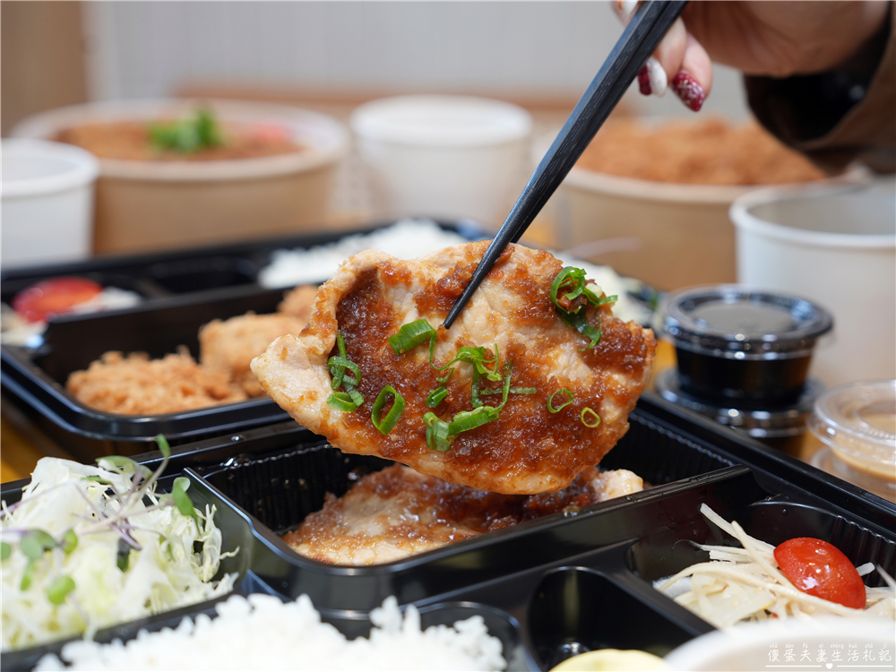 【苗栗市美食】『花鳥豬排』超猛厚切酥脆炸豬排專賣！越光米飯、高麗菜絲與豚汁無限續加，外帶便當CP值更高！ @傻蛋夫妻生活札記