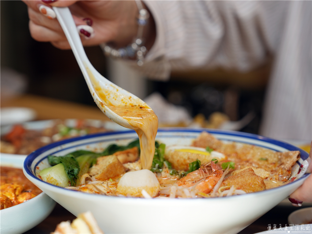 【苗栗頭份美食】『來馬食光』頭份交流道旁超人氣南洋料理！來馬烤雞強勢登場！親子寵物友善餐廳！ @傻蛋夫妻生活札記