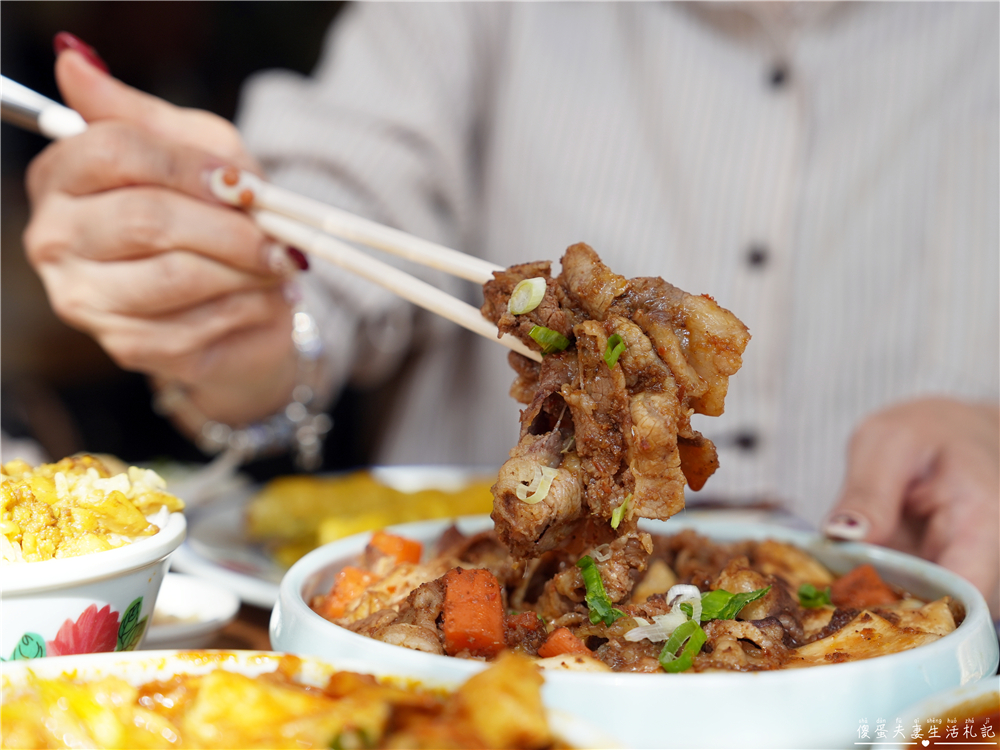 【苗栗頭份美食】『來馬食光』頭份交流道旁超人氣南洋料理！來馬烤雞強勢登場！親子寵物友善餐廳！ @傻蛋夫妻生活札記