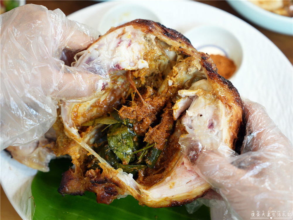 【苗栗頭份美食】『來馬食光』頭份交流道旁超人氣南洋料理！來馬烤雞強勢登場！親子寵物友善餐廳！ @傻蛋夫妻生活札記