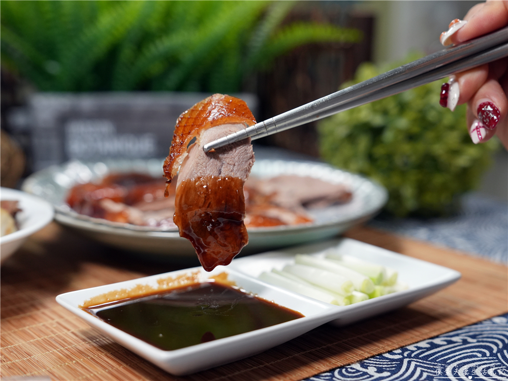 【台中豐原美食】『源聚烤鴨』在地超人氣烤鴨店！一鴨二吃、炒鴨架香嫩又下飯！ @傻蛋夫妻生活札記