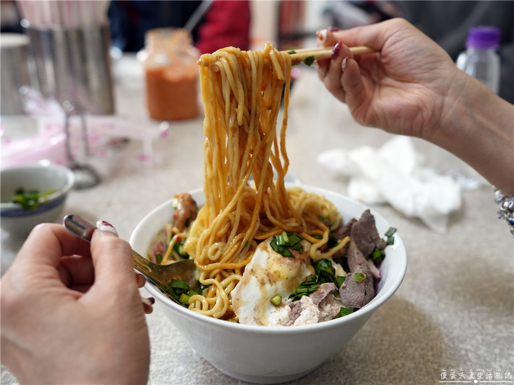 【苗栗公館美食】『公館什錦麵店』大碗實在！超低調的無招牌隱藏版麵店！ @傻蛋夫妻生活札記