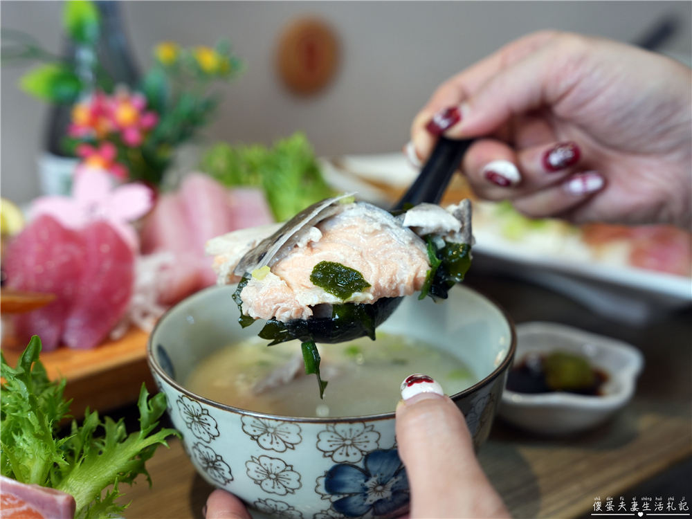 【台中北屯美食】『丸億生魚片壽司』超澎派雄霸套餐！新一點利黃昏市場的日式料理！ @傻蛋夫妻生活札記