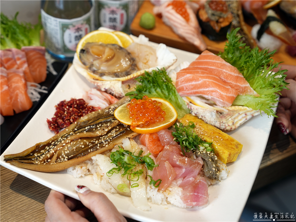 【台中北屯美食】『丸億生魚片壽司』超澎派雄霸套餐！新一點利黃昏市場的日式料理！ @傻蛋夫妻生活札記
