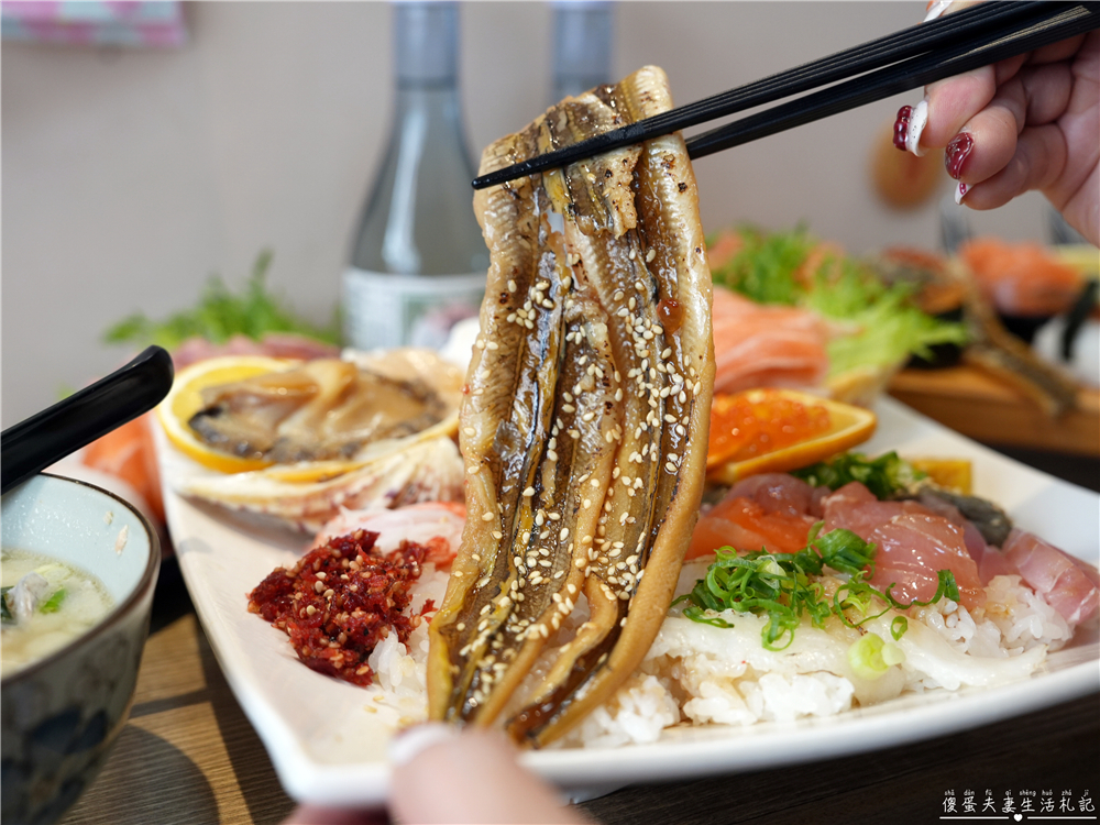 【台中北屯美食】『丸億生魚片壽司』超澎派雄霸套餐！新一點利黃昏市場的日式料理！ @傻蛋夫妻生活札記