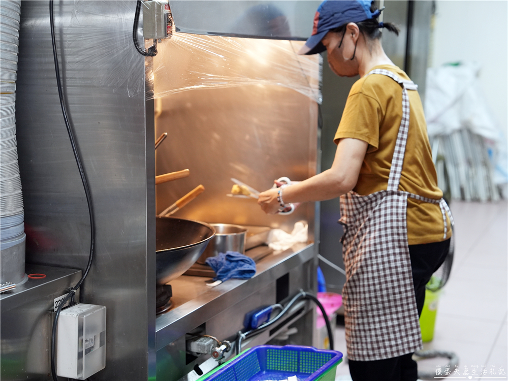 【高雄鳳山美食】『三木坊臭豆腐』台式港式全都有！香臭夠味又乾淨的臭豆腐小攤！ @傻蛋夫妻生活札記