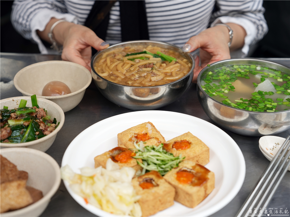 【台中北屯美食】『大姐臭豆腐大麵羹』臭豆腐+大麵羹一次滿足!大坑步道旁在地人氣小吃~ @傻蛋夫妻生活札記 【台中北屯美食】『大姐臭豆腐大麵羹』臭豆腐+大麵羹一次滿足!大坑步道旁在地人氣小吃~ @傻蛋夫妻生活札記