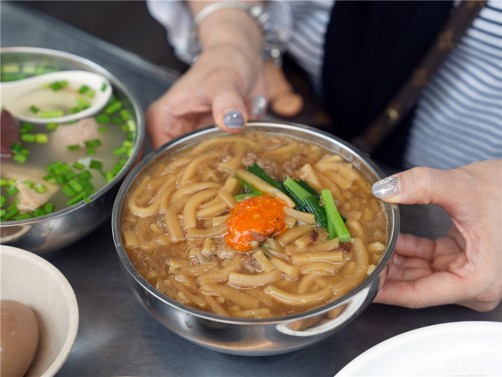 【台中北屯美食】『大姐臭豆腐大麵羹』臭豆腐＋大麵羹一次滿足！大坑步道旁在地人氣小吃~ @傻蛋夫妻生活札記