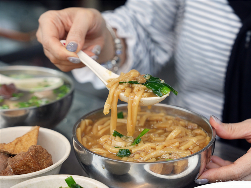 【台中北屯美食】『大姐臭豆腐大麵羹』臭豆腐+大麵羹一次滿足!大坑步道旁在地人氣小吃~ @傻蛋夫妻生活札記 【台中北屯美食】『大姐臭豆腐大麵羹』臭豆腐+大麵羹一次滿足!大坑步道旁在地人氣小吃~ @傻蛋夫妻生活札記
