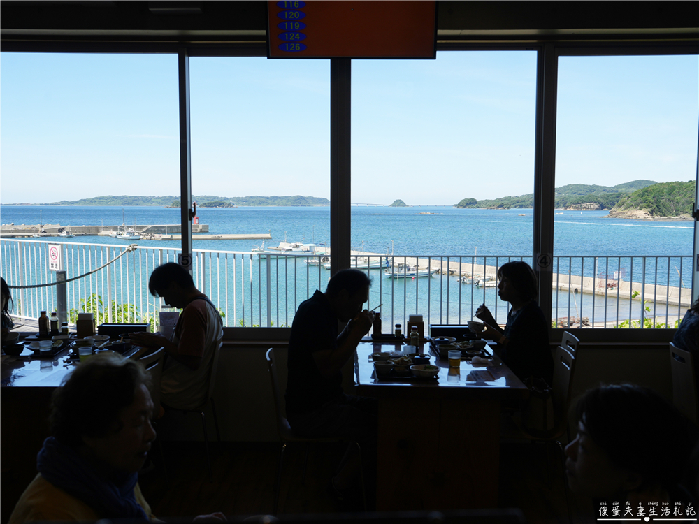 【日本山口美食】『わくわく亭』角島海景第一排必吃海鮮丼！道之驛人氣高CP值海鮮食堂推薦~ @傻蛋夫妻生活札記