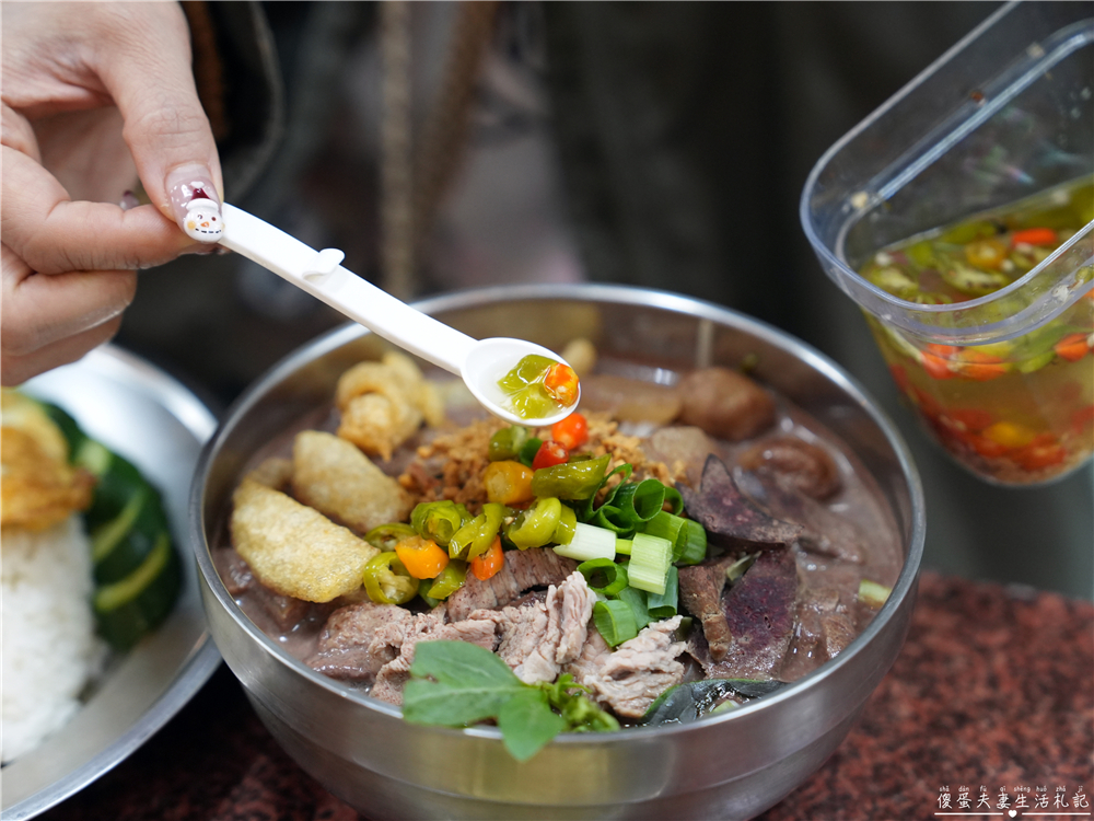 【苗栗市美食】『芳賴泰國船麵』火旁人市集的超夯泰式料理！還有可愛吸睛嘟嘟車喔~ @傻蛋夫妻生活札記