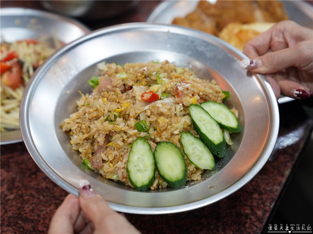 【苗栗市美食】『芳賴泰國船麵』火旁人市集的超夯泰式料理！還有可愛吸睛嘟嘟車喔~ @傻蛋夫妻生活札記