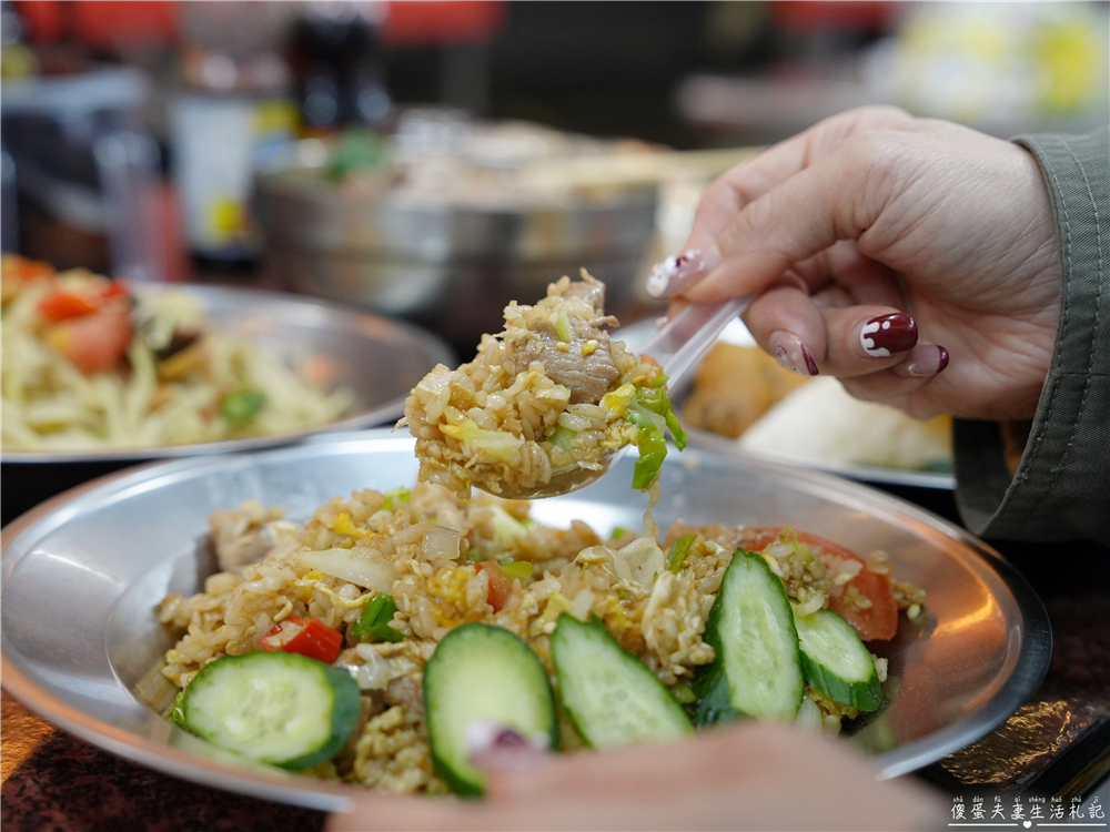 【苗栗市美食】『芳賴泰國船麵』火旁人市集的超夯泰式料理！還有可愛吸睛嘟嘟車喔~ @傻蛋夫妻生活札記