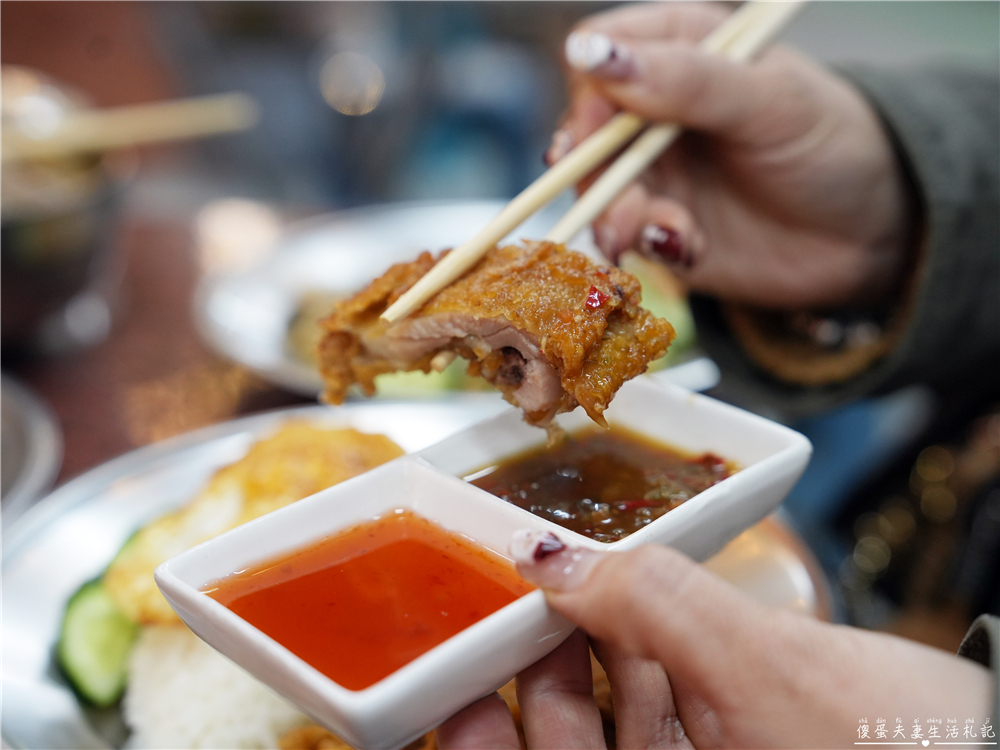 【苗栗市美食】『芳賴泰國船麵』火旁人市集的超夯泰式料理！還有可愛吸睛嘟嘟車喔~ @傻蛋夫妻生活札記