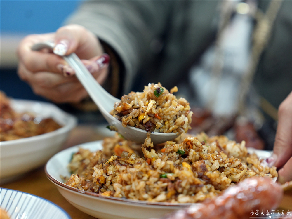 【苗栗市美食】『麒哥燒烤』串烤、炸物、炒飯全都有!火旁人市集的唯一燒烤宵夜場美食! @傻蛋夫妻生活札記 【苗栗市美食】『麒哥燒烤』串烤、炸物、炒飯全都有!火旁人市集的唯一燒烤宵夜場美食! @傻蛋夫妻生活札記